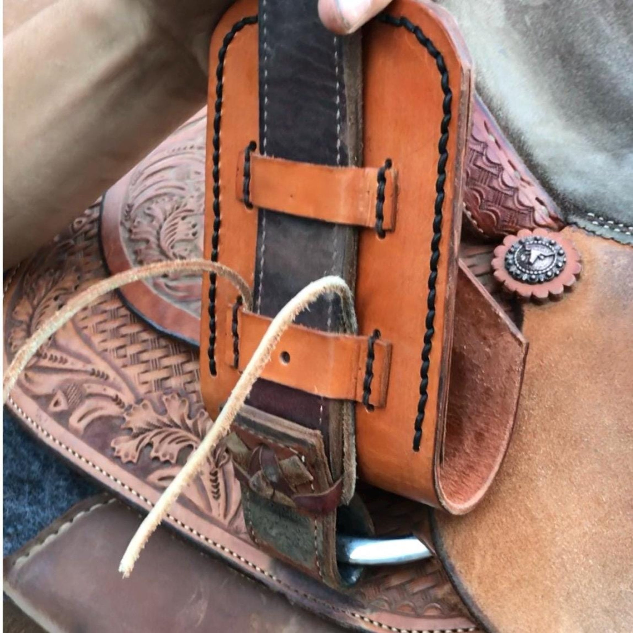 Leather Phone Holder for Rear Cinch Saddle with Hand Tooled Feathers in Dark Brown
