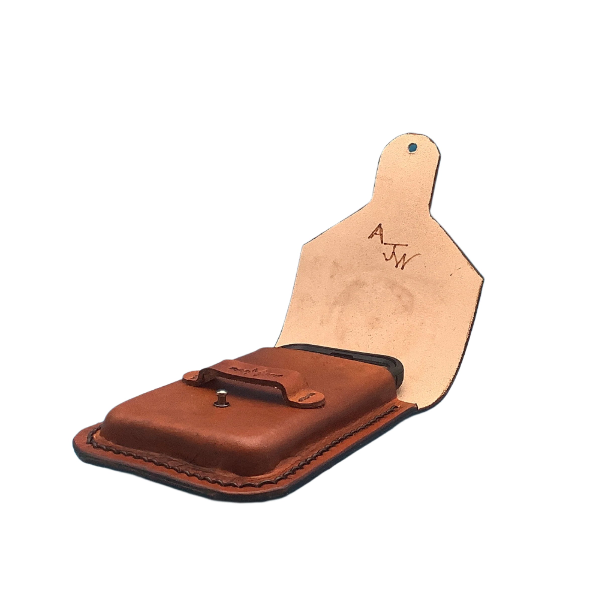 An open leather phone holder for saddle billet.