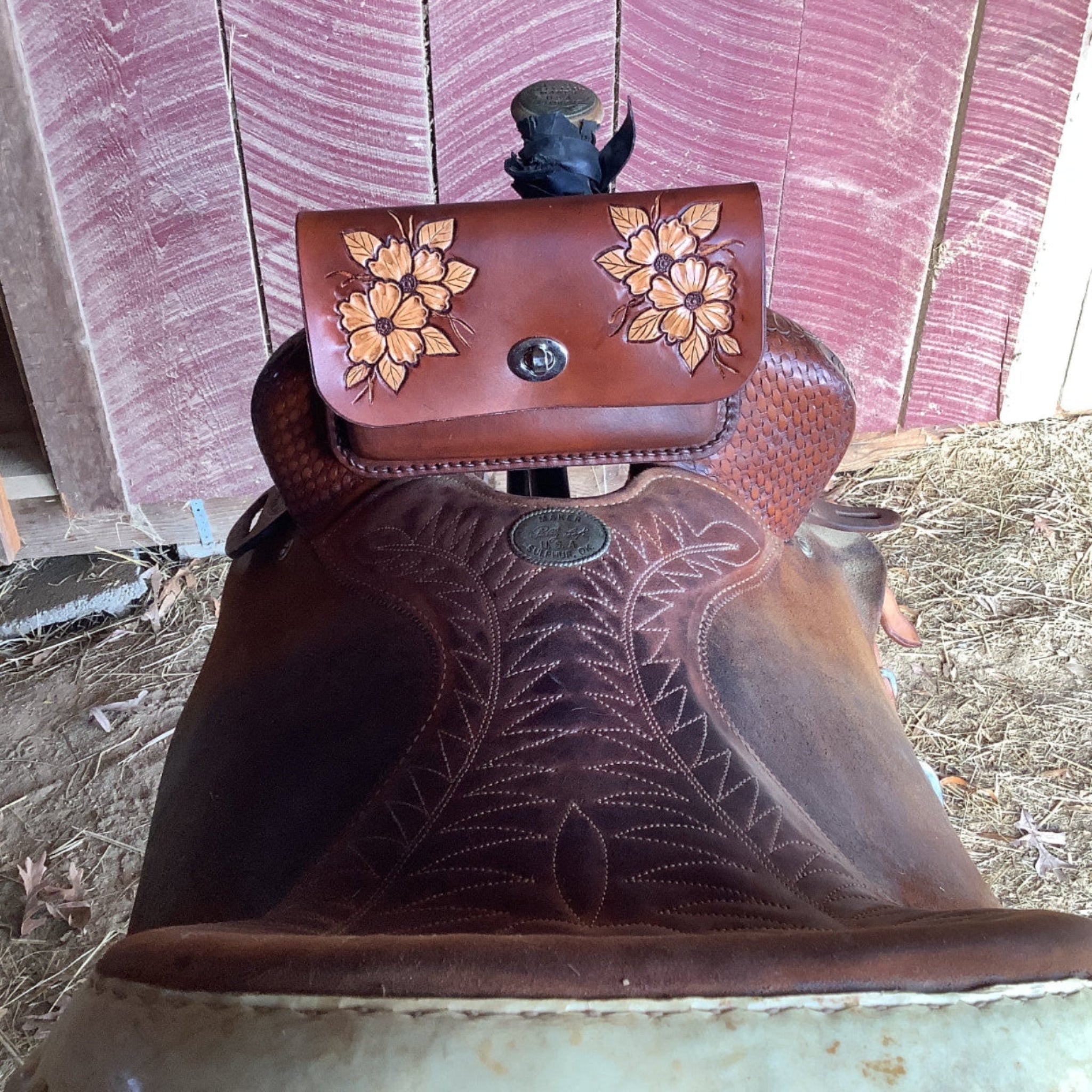 Pommel Bag for Western Saddle - Hand Tooled Desert Rose